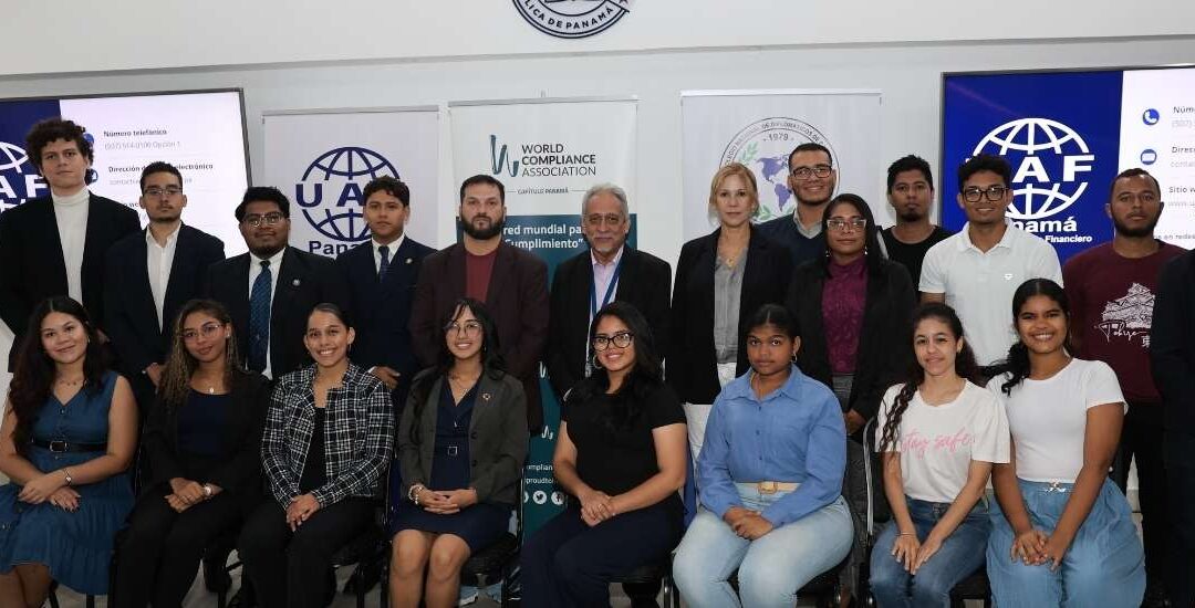 UAF participa en jornada académica sobre cumplimiento
