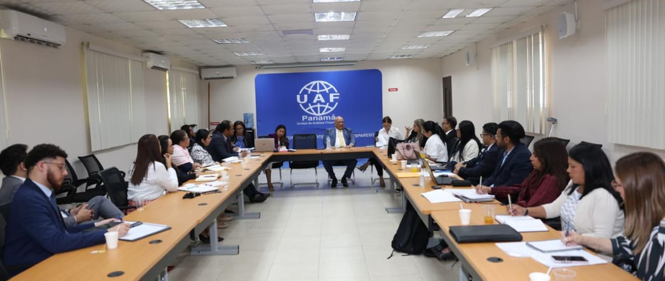 UAF Refuerza Capacitación Técnica en Materia de Seguridad y Control de Armas · Noticias · UAF