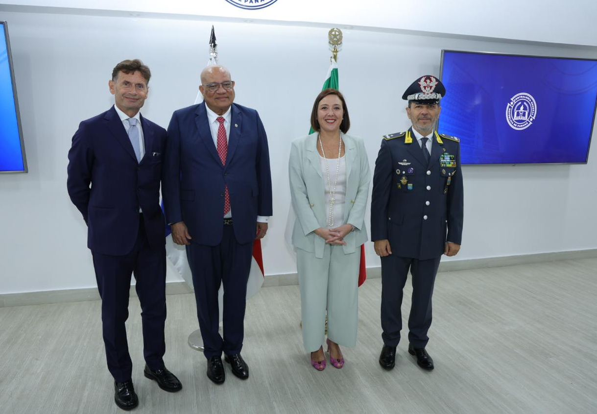 UAF Refuerza Capacitación Técnica en Materia de Seguridad y Control de Armas · Noticias · UAF