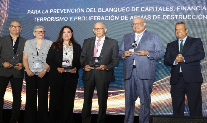 RECONOCIMIENTO AL MAGISTER DARÍO HERRERA DURANTE EL XXX CONGRESOHEMISFERICO 2026